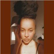 Bonjour à tous.. mi chiamo jaina , ho 20 anni e ho vissuto 5 anni in Francia dove mi sono laureata in economia e marketing , sarei contenta di potervi aiutare con questa lingua che non a tutti piace o che a volte può risultare difficile